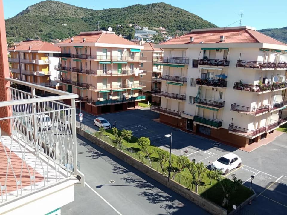 Nonna Pella Appartamenti - Corbezzolo Pietra Ligure Room photo